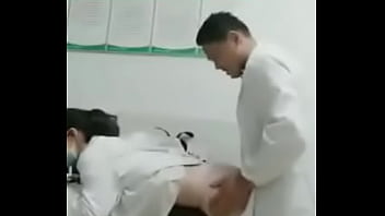 ~ Bokep Indo ~ dokter ngentot di klinik. Full nya : 