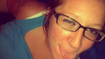 Red head squirts and then sucks for facial