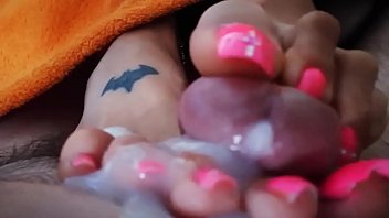 Cams4free.net - Milf with pink toes gives best footjob