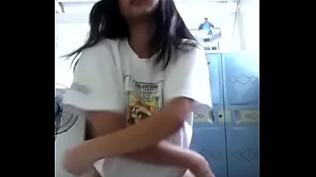 Young Horny Beautiful Pinay Teen Show Her Yummy Pussy
