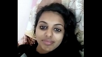 indian girl show her boobs (desisip.com)