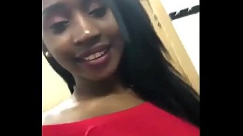 Kenyan Bitch sending nudes to her man