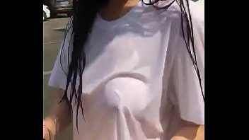 Teen no bra - wet tshirt