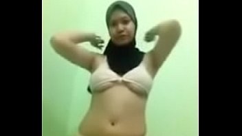 Skandal Janda Berjilbab Kesepian