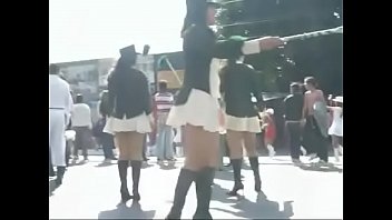 Sexy Bajo falda  desfile Latinas