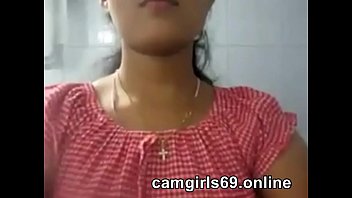 Indian girl showing her boobs on cam