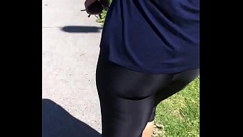 PAWG ASS GREEK MATURE WIFE IN YOGA PANTS